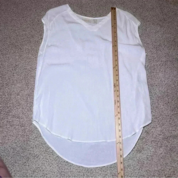 Chico’s Women’s Solid White Sheer Sleeveless Flowy Blouse Size 1 Medium - Picture 5 of 6